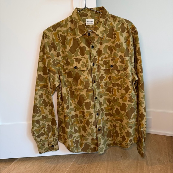 Todd Snyder Green and Tan Camouflage Shirt Large - Picture 1 of 3